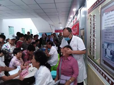 義診服務暖人心 專家走進社區，健康咨詢零距離